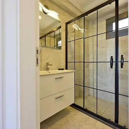 Aura Luxury-modern Stylish For 6 Peeople * フェティエ