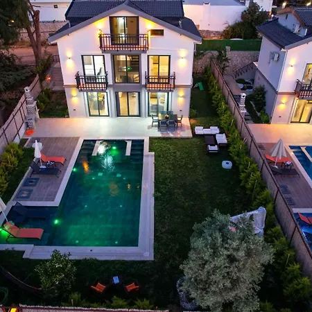 ヴィラ Aura Luxury-modern Stylish For 6 Peeople フェティエ