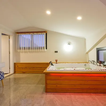 Aura Luxury-modern Stylish For 6 Peeople *