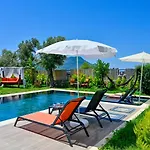 Aura Luxury-modern Stylish For 6 Peeople