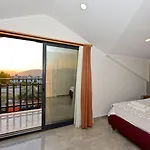 Aura Luxury-modern Stylish For 6 Peeople Villa